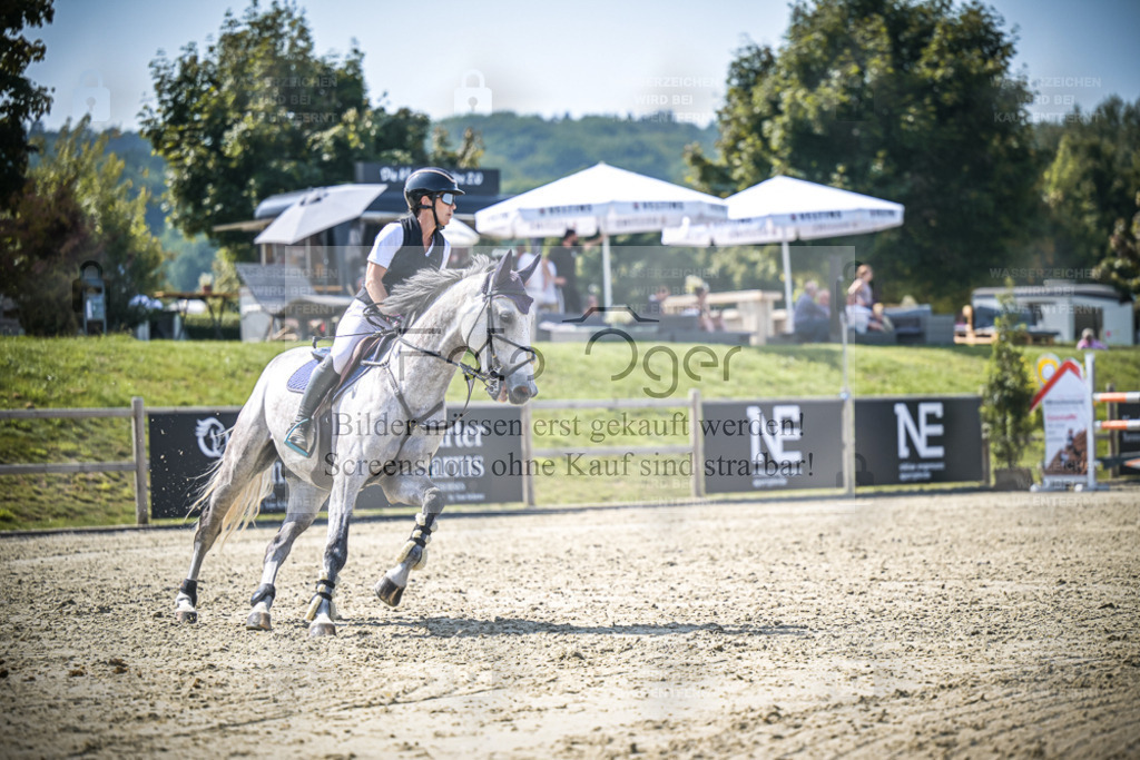 DOS_2566 | Entdecke hochwertige Reitturnierfotos von Foto Oger. Professionell, emotional und authentisch – jetzt Lieblingsmomente im Shop bestellen. - Realisiert mit Pictrs.com