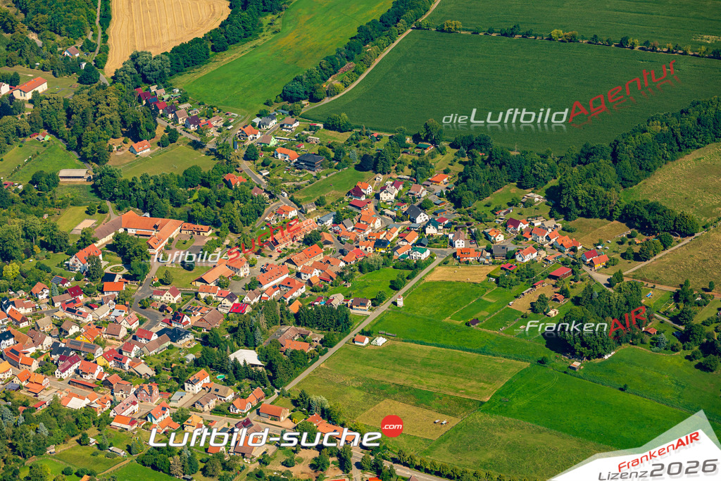 Übersichts Bild Roßdorf - Die Luftaufnahme wurde 2025 vom UL-Flugzeug heraus erstellt ( keine Drohnenaufnahme ) - Hochauflösende Luftaufnahme - für Wandbilder und großformatige Ausdrucke geeignet. Das besondere Geschenk!Hier alle&nbsp;Infos zur Lizenzierung der LuftaufnahmeWir fliegen auch dieses Jahr wieder in Ihre Region um Luftbilder zu erstellen.- Luftbild anfragen