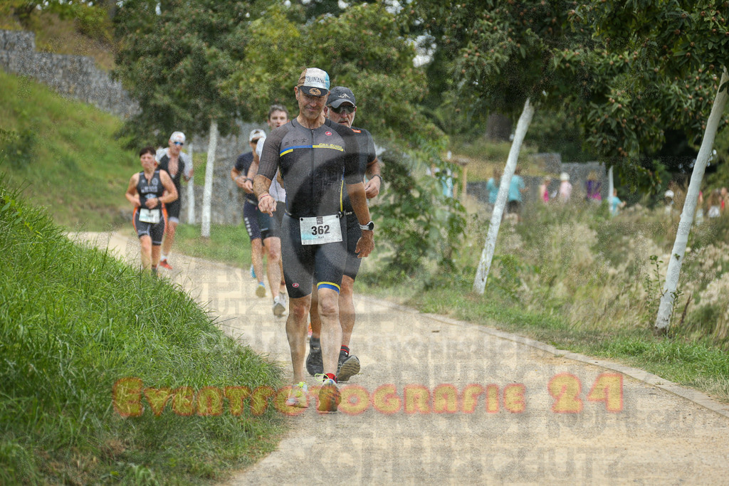 250824_1345_EX1_3520 | Sportfotografie im Rhein-Sieg Kreis, Köln, Bonn, NRW, Rheinland Pfalz, Hessen, etc. Unser Tätigkeitsfeld umfasst den Laufsport vom Volkslauf über den Marathon, Duathlon, Triathon bis zum Ultralauf wie Kölnpfad Ultra oder Schindertrail.