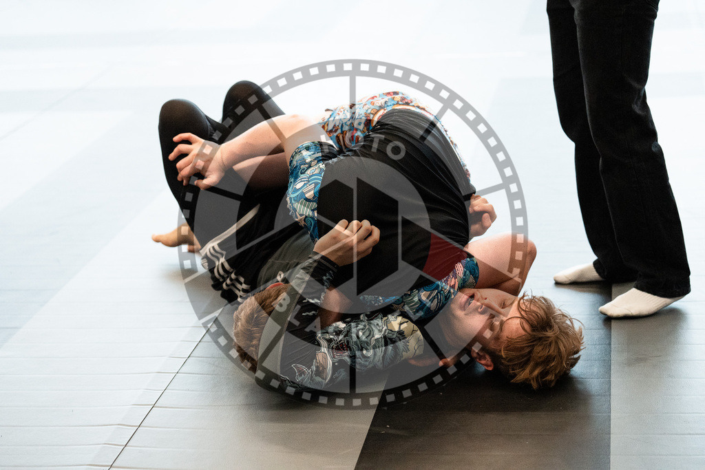 20251129PBB8160 | Fighters compete during the luta livre competition ILLCS XI winter edition on November 29, 2025 in Hannover, Germany.