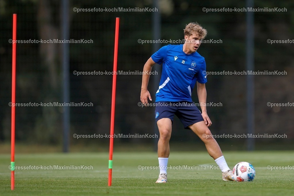KSC02092502143 | 02.09.2025, Fußball, Training Karlsruher SC, 2. Fußball Bundesliga, Trainingsplatz am BBBank Wildpark Stadion Karlsruhe, Saison 2025 2026: Meiko Wäschenbach (KSC #21) 