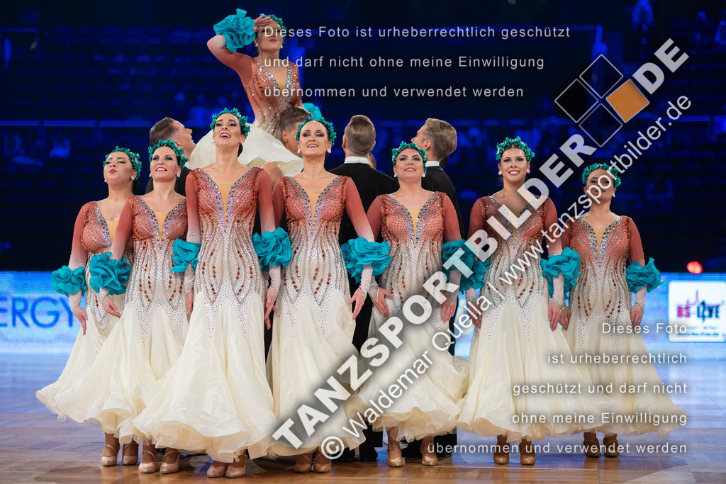 20251206-00875 | Hier finden Sie Tanz Bilder vom Latein und Standard Formationen tanzen. Sportbilder vom Tanzsport. Schöne Fotos und von Weltmeisterschaft, Europameisterschaft, Bundesliga, Regionalliga, Oberliga und Landesliga sowie von GOC Stuttgart, DanceComp, WM Bremen