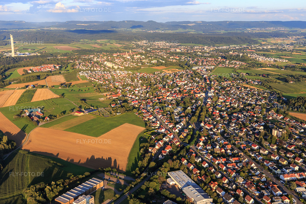 Luftbild: Alte Straße und Hauptstraße aus Nordwesten in Zimmern ob Rottweil im Bundesland Baden-Württemberg in Deutschland. Foto: IMG_128703.jpg vom 27.08.2021 durch Werner Riehm/FLY-FOTO.de