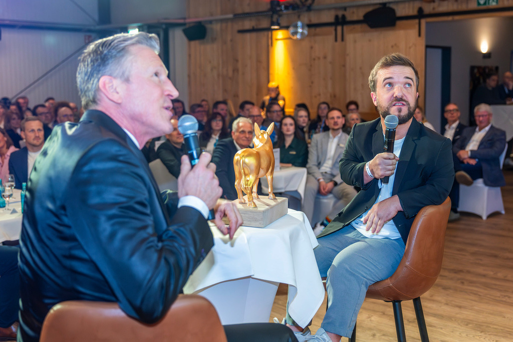 top-top.de 260306-060 | Foto, Video, Fotografie, Videografie, Fotobox, DJ, Discjockey, Musik, Musikbox, Veranstaltung, Photobooth, Amazon, Ebay, Buchtipp, Bestseller, Autor, Verlag, Buch, Wesel, Hamminkeln, NRW, Dinslaken, Rees, Drohne, Hochzeit, Party, Fotobox, Wesel, Fotograf