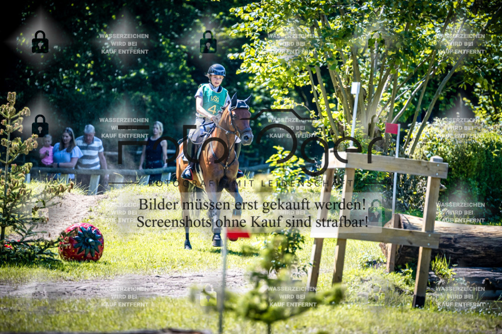 A1_Vielseitigkeitsturnier Melle Oldendorf-15c-0045 | Entdecke hochwertige Reitturnierfotos von Foto Oger. Professionell, emotional und authentisch – jetzt Lieblingsmomente im Shop bestellen.Deutschlandweite Turnierfotografie. - Realisiert mit Pictrs.com