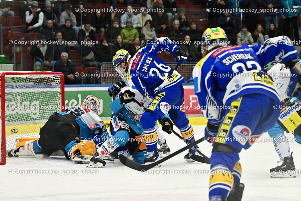 EC IDM WÄRMEPUMPEN VSV vs. Steinbach Black Wings Linz | #32 Rasmus Tirronen Black Wings Linz, #26 Guus van Nes EC VSV, EC IDM WÄRMEPUMPEN VSV vs. Steinbach Black Wings Linz, EC IDM WÄRMEPUMPEN VSV vs. Steinbach Black Wings Linz am 04.03.2026 in Villach (Stadthalle Villach), Austria, (Photo by Bernd Stefan)
