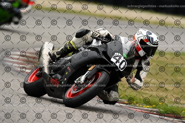 25bt02-1229 | markuskiefer.com - Realisiert mit Pictrs.com