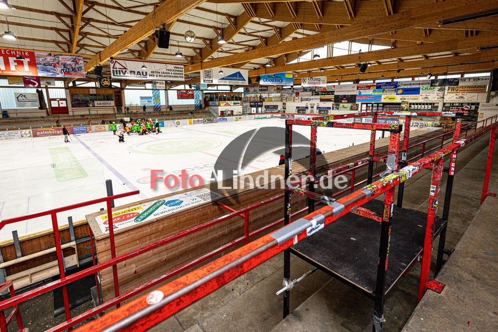Gebäude | Eisstadion Peißenberg 2024/25, Gebäude, 20241115,Miners Fanclub Crew Peißenberg,2024-11-15 in Peißenberg (Eisstadion Peißenberg)Copyright: WolfgangxLindner foto-lindner.de