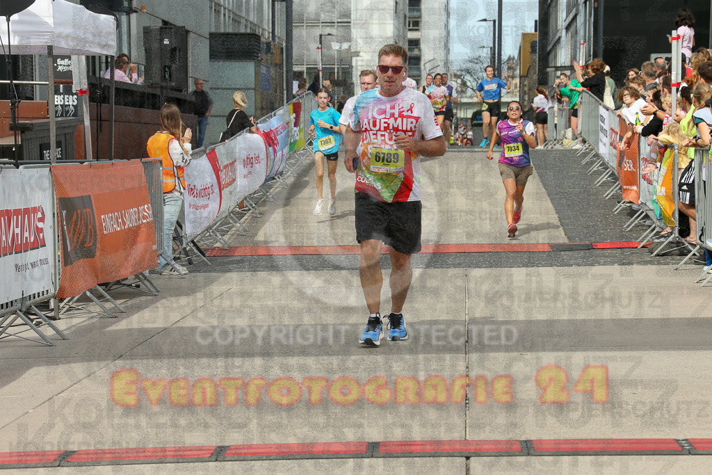 250920_1328_EX1_4824 | Sportfotografie im Rhein-Sieg Kreis, Köln, Bonn, NRW, Rheinland Pfalz, Hessen, etc. Unser Tätigkeitsfeld umfasst den Laufsport vom Volkslauf über den Marathon, Duathlon, Triathon bis zum Ultralauf wie Kölnpfad Ultra oder Schindertrail.