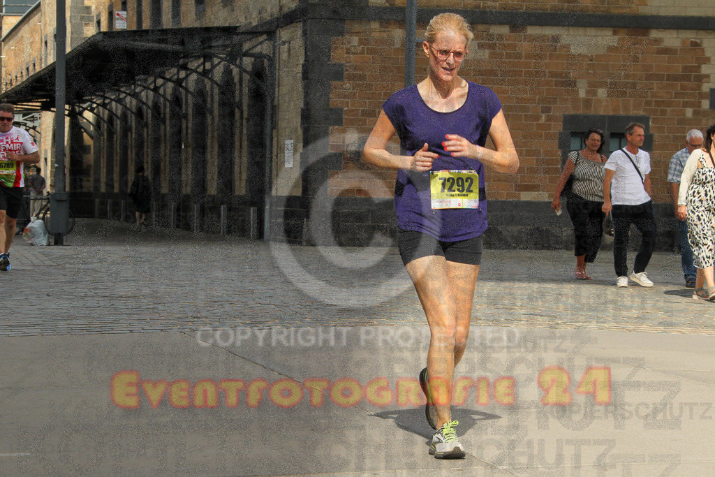 250920_1327_EV4_5601 | Sportfotografie im Rhein-Sieg Kreis, Köln, Bonn, NRW, Rheinland Pfalz, Hessen, etc. Unser Tätigkeitsfeld umfasst den Laufsport vom Volkslauf über den Marathon, Duathlon, Triathon bis zum Ultralauf wie Kölnpfad Ultra oder Schindertrail.