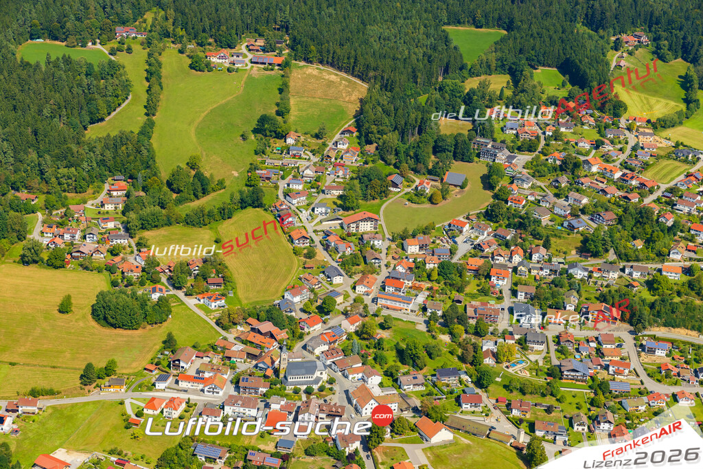 Luftaufnahme der Stadt Böbrach - Die Luftaufnahme wurde 2025 vom UL-Flugzeug heraus erstellt ( keine Drohne ) - Hochauflösende Luftaufnahme - für professionelle Ausdrucke geeignet. Die Geschenkidee !Mit Lizenz und Bildrechte bestellbar