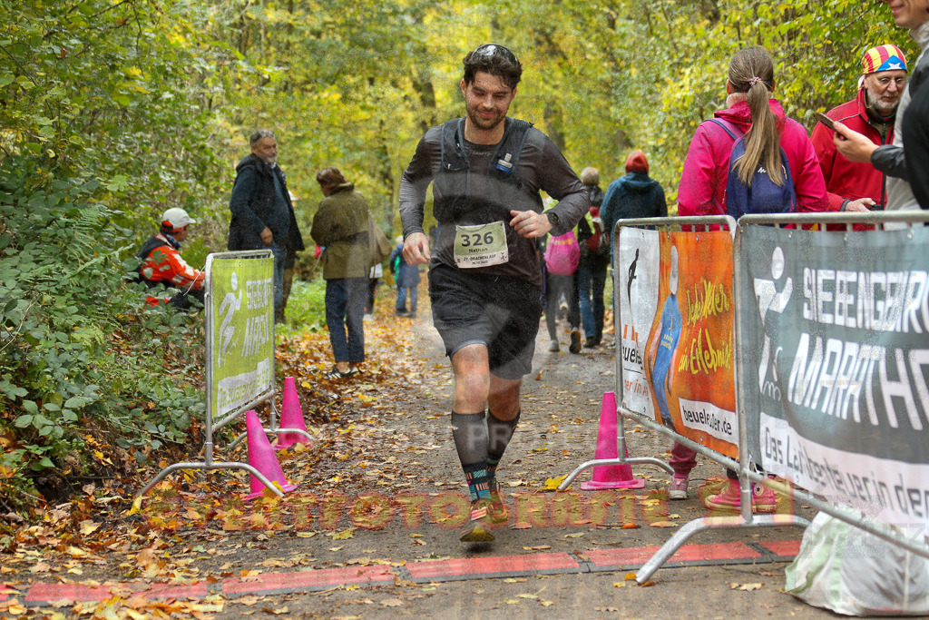 251026_1317_EX1_3132 | Sportfotografie im Rhein-Sieg Kreis, Köln, Bonn, NRW, Rheinland Pfalz, Hessen, etc. Unser Tätigkeitsfeld umfasst den Laufsport vom Volkslauf über den Marathon, Duathlon, Triathon bis zum Ultralauf wie Kölnpfad Ultra oder Schindertrail.
