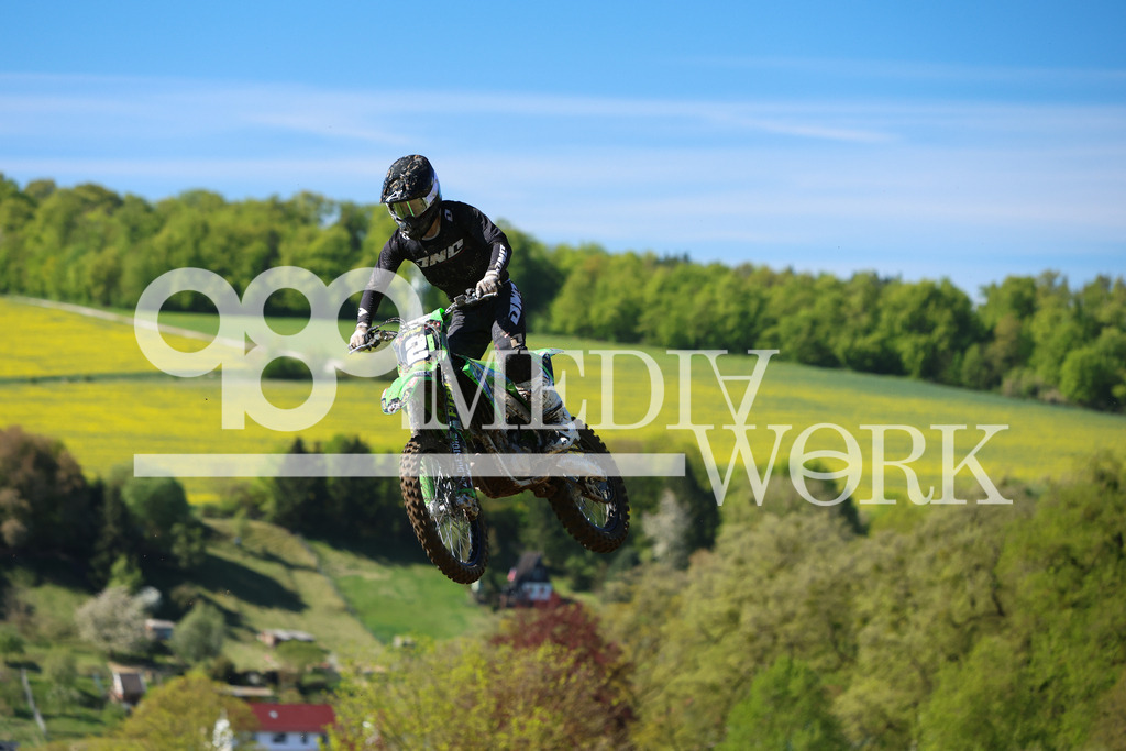 5E6A5812 | 989 MEDIAWORK