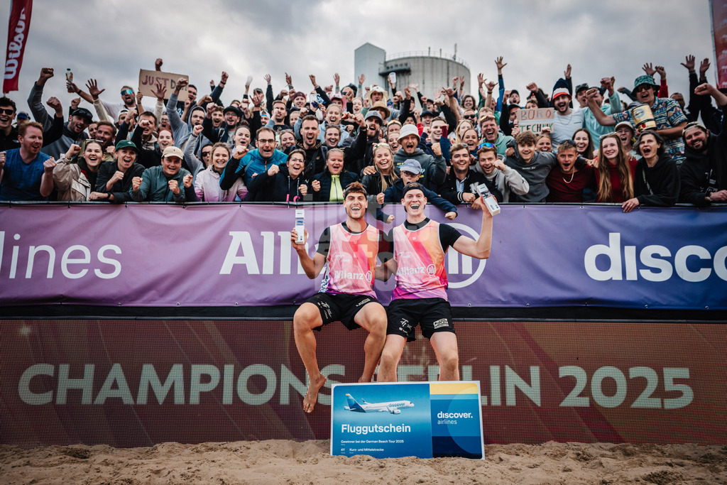 Beachvolleyball | Männer | Allianz German Beach Tour 2025 | Tourstop Berlin | 24.08.2025 | v.l. Max Just und Philipp Huster gewinnen das Turnier in Berlin