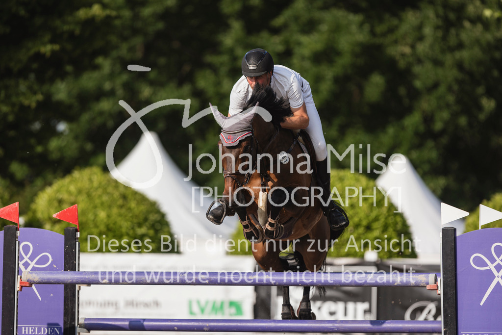 250531_MayDays_2Ph-S1-527 | Deine schönsten Turniermomente als professionelle Fotos! Entdecke hochwertige Pferdesport-Fotografie im Online-Shop. Jetzt Fotos finden & bestellen!