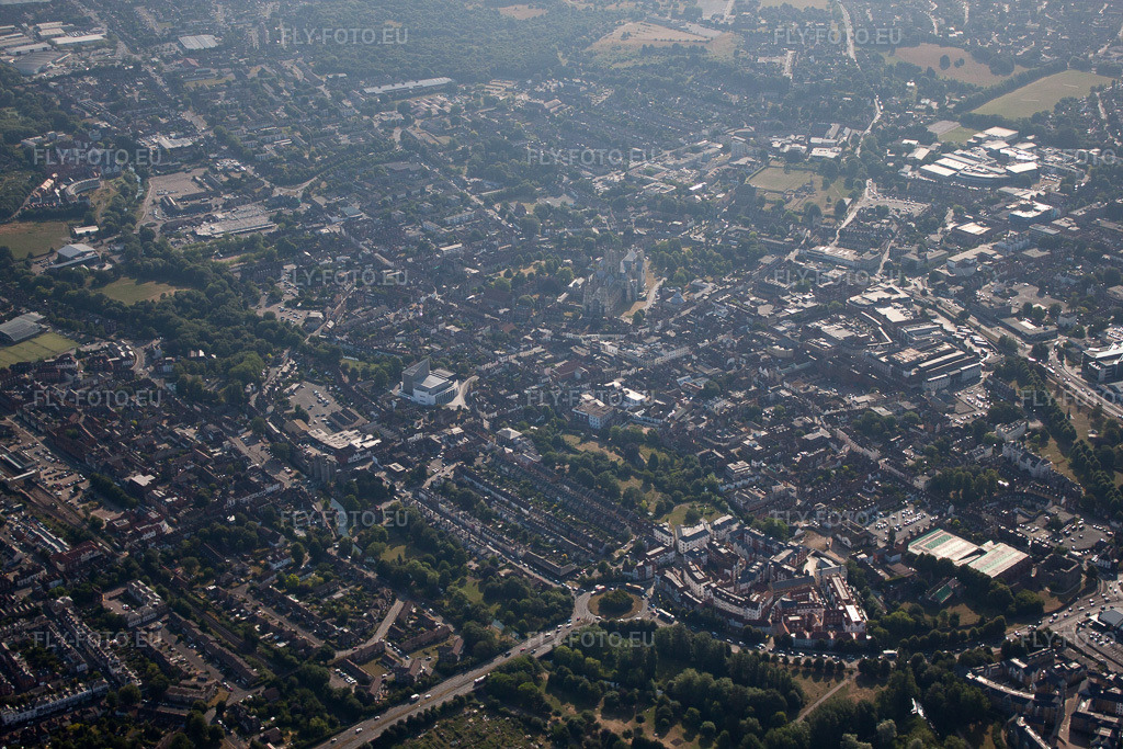 Vue aérienne: Canterbury à Thannington dans le département Angleterre, Grande Bretagne – .Photo: IMG_58612.jpg prise le 18/07/2013 par Werner Riehm/FLY-FOTO.eu – Résolution de l'original: 4752 x 3168 px