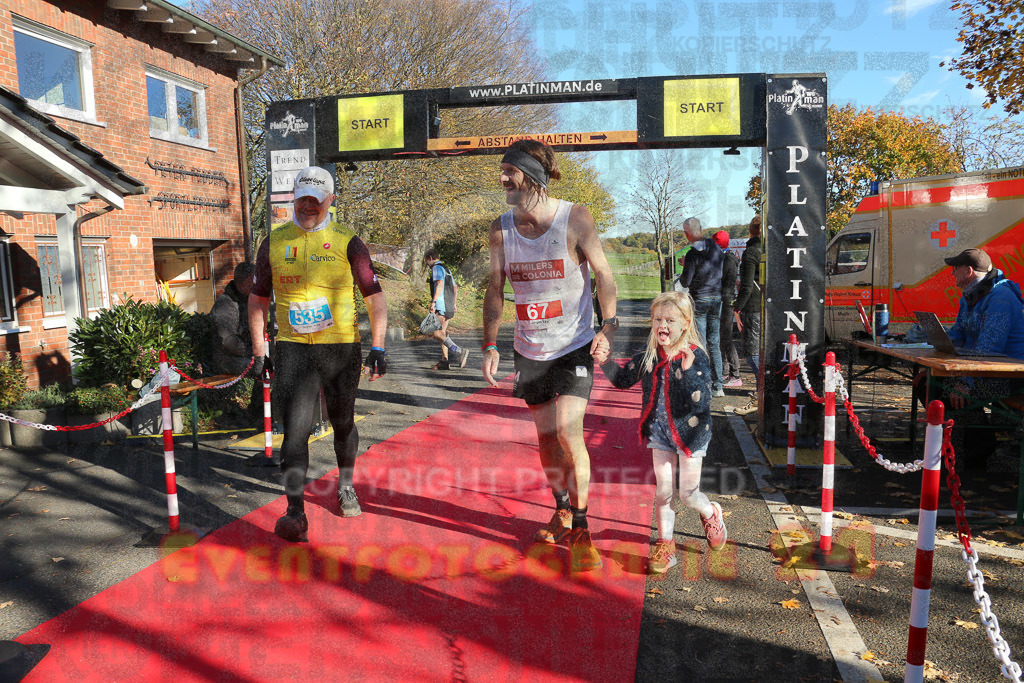 221113_1239_EX1_9118 | Sportfotografie im Rhein-Sieg Kreis, Köln, Bonn, NRW, Rheinland Pfalz, Hessen, etc. Unser Tätigkeitsfeld umfasst den Laufsport vom Volkslauf über den Marathon, Duathlon, Triathon bis zum Ultralauf wie Kölnpfad Ultra oder Schindertrail.