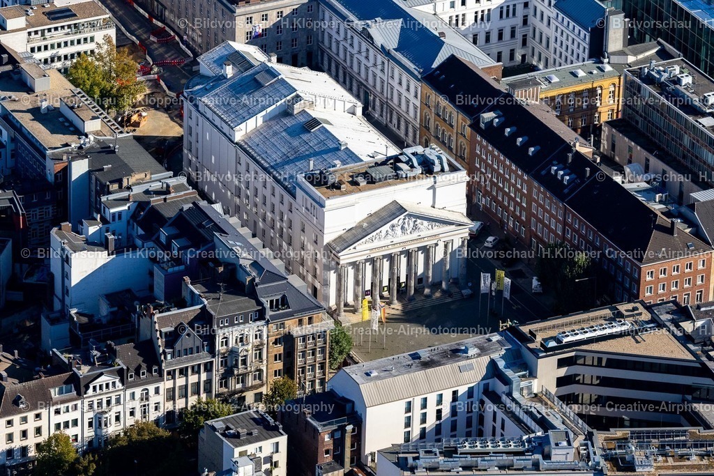 Lufbilder Aachen-6148 | Theater Aachen in der Innenstadt am Theaterplatz von Aachen im Bundesland Nordrhein-Westfalen. Aachen ist kreisfreie Kurstadt, Bischofssitz und westlichste Großstadt Deutschlands. In der historischen Innenstadt im Stadtteil Mitte befindet sich das auffällige weiße, längliche Gebäude des Theaters. - Realisiert mit Pictrs.com