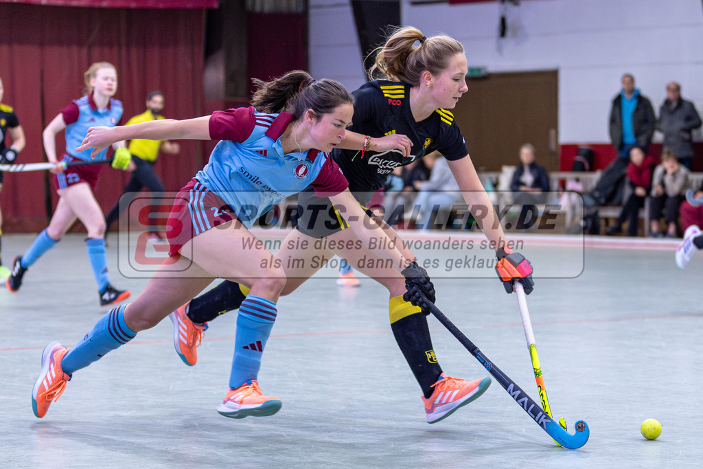 SM_2025-01-12_wD5_-107 | 1.Bundesliga Hallenhockey  (W) UHC - HTHC / 2:3 (2:1)