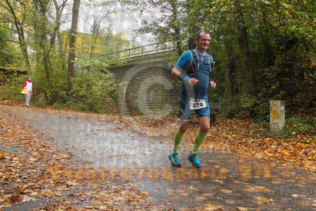 241027_1308_EV4_8334 | Sportfotografie im Rhein-Sieg Kreis, Köln, Bonn, NRW, Rheinland Pfalz, Hessen, etc. Unser Tätigkeitsfeld umfasst den Laufsport vom Volkslauf über den Marathon, Duathlon, Triathon bis zum Ultralauf wie Kölnpfad Ultra oder Schindertrail.