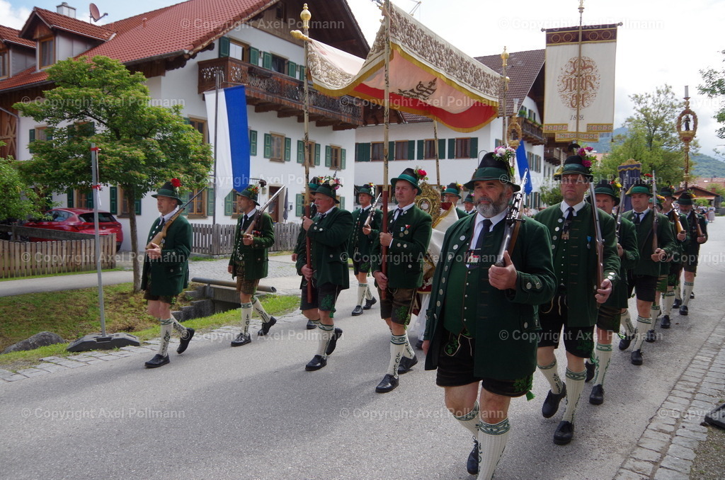 IMGP6615 | fotografiert von Axel PollmannLeonhardi Wallfahrt Benediktbeuern und Murnau, Fronleichnam, Fasching, Landschaft im Loisachtal und Benediktbeuern  - Realisiert mit Pictrs.com