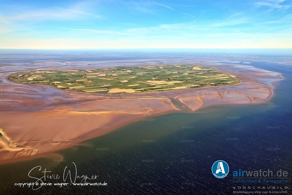 Halligen-Inseln-Weltnaturerbe-Wattenmeer-Mai-23-airwatch-wagner-240A3228 | Entdecken Sie atemberaubende Luftbilder und Fotografien auf airwatch.de - Tauchen Sie ein in eine Welt voller faszinierender Aufnahmen aus der Vogelperspektive.