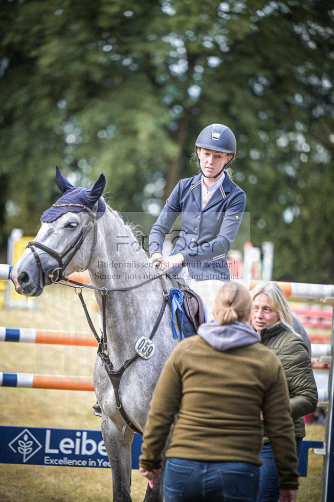 DOS_0034 | Entdecke hochwertige Reitturnierfotos von Foto Oger. Professionell, emotional und authentisch – jetzt Lieblingsmomente im Shop bestellen.Deutschlandweite Turnierfotografie. - Realisiert mit Pictrs.com