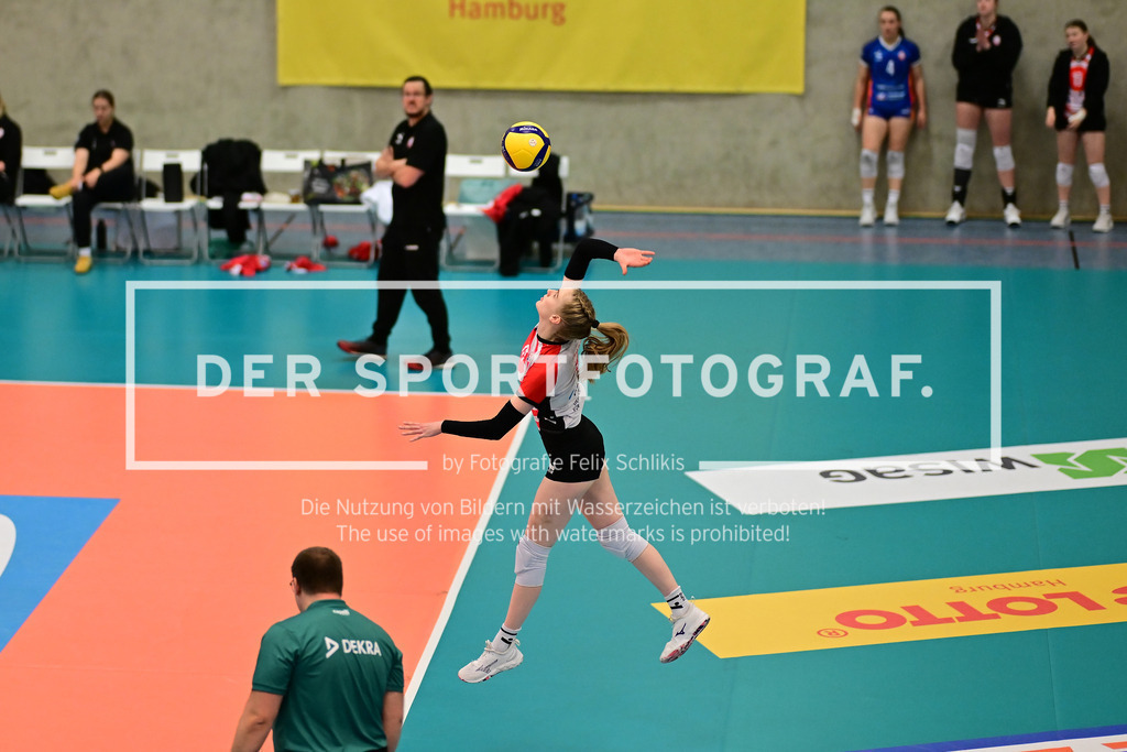 Volleyball I Frauen I Saison 2025-2026 I Bundesliga I 8. Spieltag I ETV Hamburger Volksbank Volleys - Binder Blaubären TSV Flacht I 43764 | Alexa Sophie Thaden (15, ETV Hamburger Volksbank Volleys) - Realisiert mit Pictrs.com