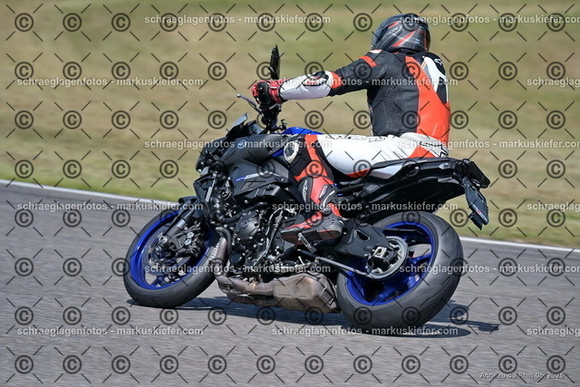 26BT02-1927 | markuskiefer.com - Realisiert mit Pictrs.com
