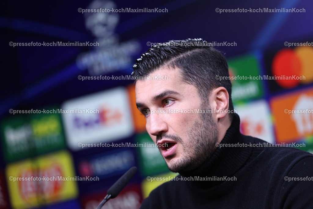 UCL11122401108 | 11.12.2024, UEFA Champions League, Borussia Dortmund - FC Barcelona, 8. Spieltag, Signal Iduna Park, Saison 2024 2025: Pressekonferenz nach dem Spiel - Sichtlich enttäuscht Trainer Nuri Sahin (Cheftrainer BVB)