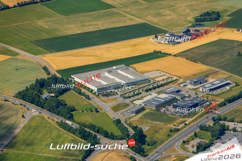 Das Luftbild zeigt : Janahof Cham - Die Luftaufnahme wurde 2023 vom UL-Flugzeug aus erstellt ( keine Drohne ) - Hochauflösende Luftaufnahme - Für grossformatige Ausdrucke geeignet. Die Geschenkidee !Mit Lizenz und Bildrechte bestellbar