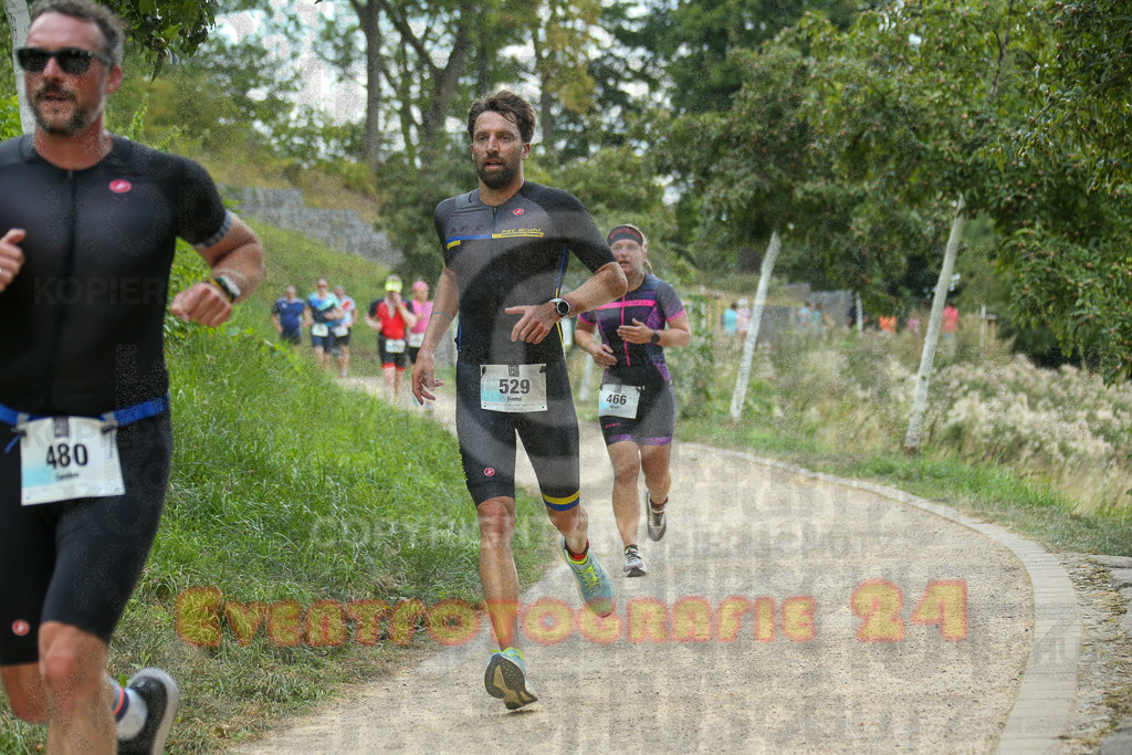 250824_1406_EX1_4954 | Sportfotografie im Rhein-Sieg Kreis, Köln, Bonn, NRW, Rheinland Pfalz, Hessen, etc. Unser Tätigkeitsfeld umfasst den Laufsport vom Volkslauf über den Marathon, Duathlon, Triathon bis zum Ultralauf wie Kölnpfad Ultra oder Schindertrail.