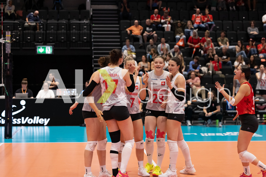 Georgia v Switzerland - CEV European League Women | KRIENS, SWITZERLAND - JUNE 12: Players of Switzerland celebrating during the CEV European League match between Georgia and Switzerland at Pilatus Arena on June 12, 2026 in Kriens, Switzerland. - Realisiert mit Pictrs.com