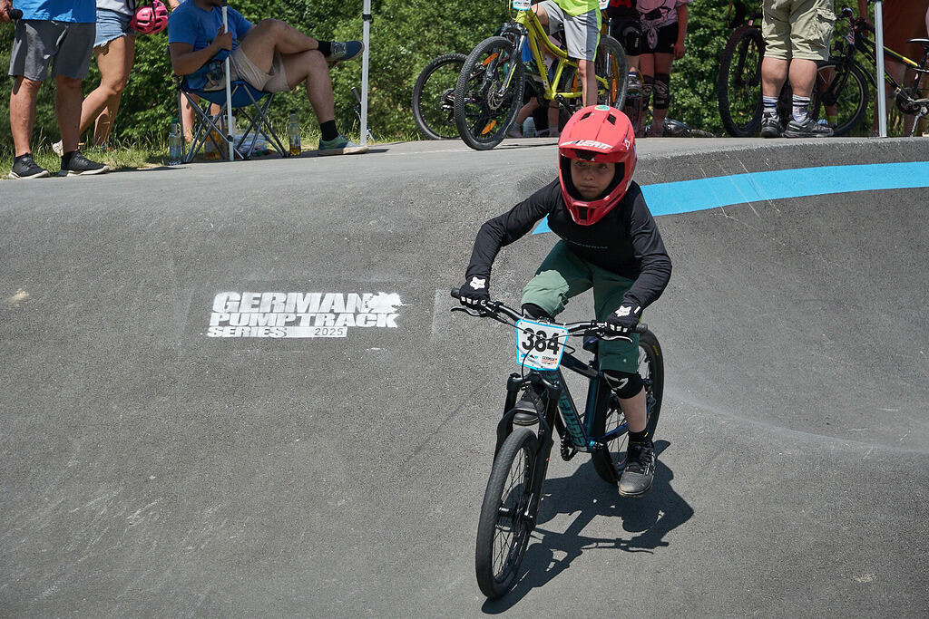 Waldsolms_25__DSC8220@sebastiankopp | German Pumptrack Series - Realisiert mit Pictrs.com