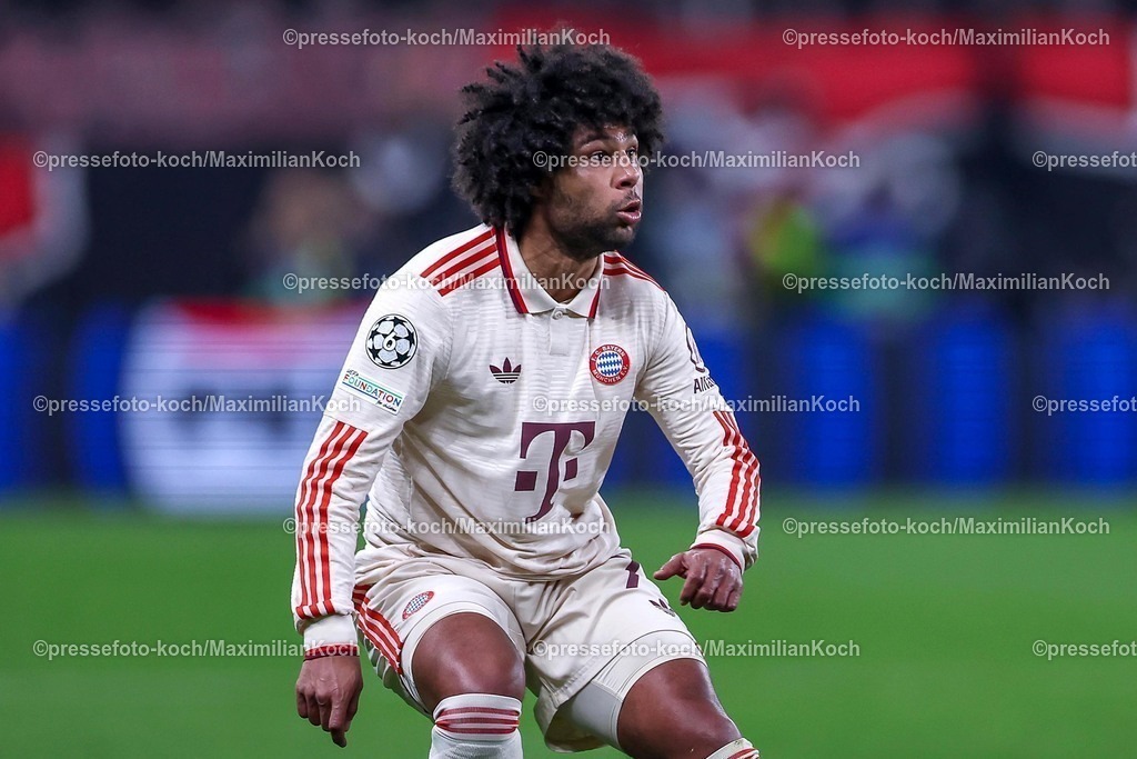 UCL11032502477 | 11.03.2025, Fußball, UEFA Champions League, Bayer 04 Leverkusen - FC Bayern München, Achtelfinale Rückspiel, BayArena, Saison 2024 2025: Serge Gnabry (FC Bayern #7)DFB regulations prohibit any use of photographs as image sequences and or quasi-video.