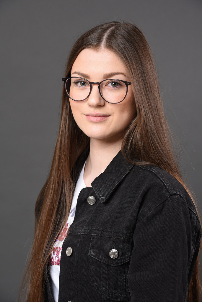 Schule-Beispielfotos (32) | DEIN SCHULFOTOGRAF IN DEINER REGION✔   BESTE PLANUNG✔   HOCHQUALITATIVE FOTOS✔   SERVICE✔   ONLINESHOP✔   SCHÜLERAUSWEISE✔   KOLLEGIUM FOTOS✔ 