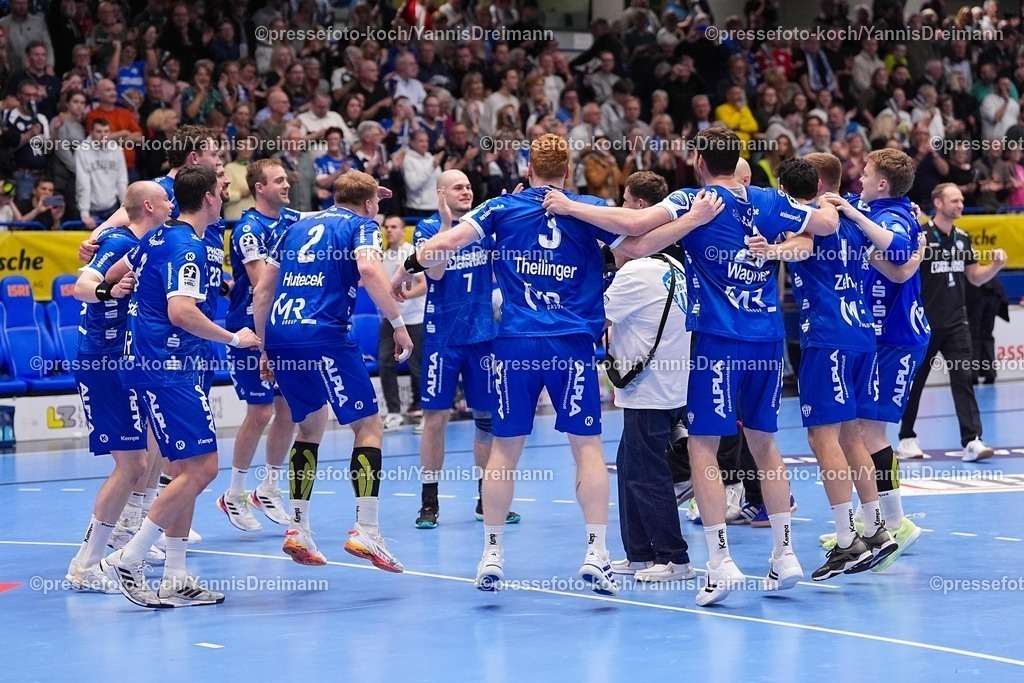 xYDRx05112501182 | 05.11.2025, xydrx, Handball, Achtelfinale DHB Pokal, TBV Lemgo Lippe - VfL Gummersbach, PHOENIX Contact-Arena: die Spieler des TBV Lemgo Lippe bejubeln den Sieg