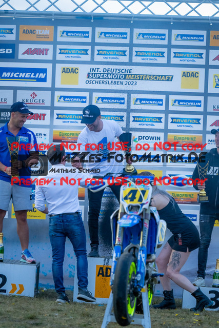 MaZZes_FotoMatrix_231001_1275 | S1