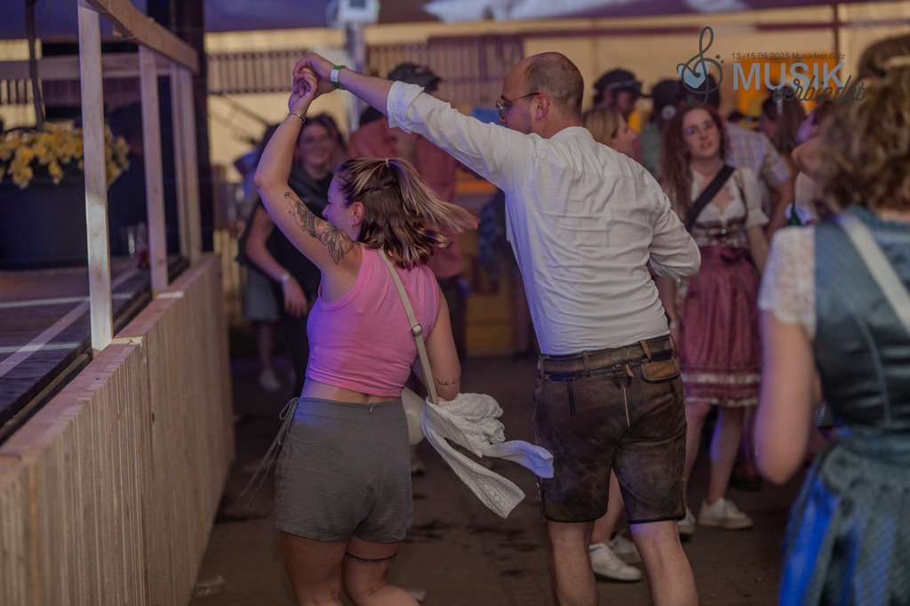 DSC_3843 | "Fussifoto.com – Ihr Ansprechpartner für hochwertige Fotografie! Entdecken Sie kreative Bilder und professionelle Dienstleistungen. Kontaktieren Sie uns für Ihre Projekte!"