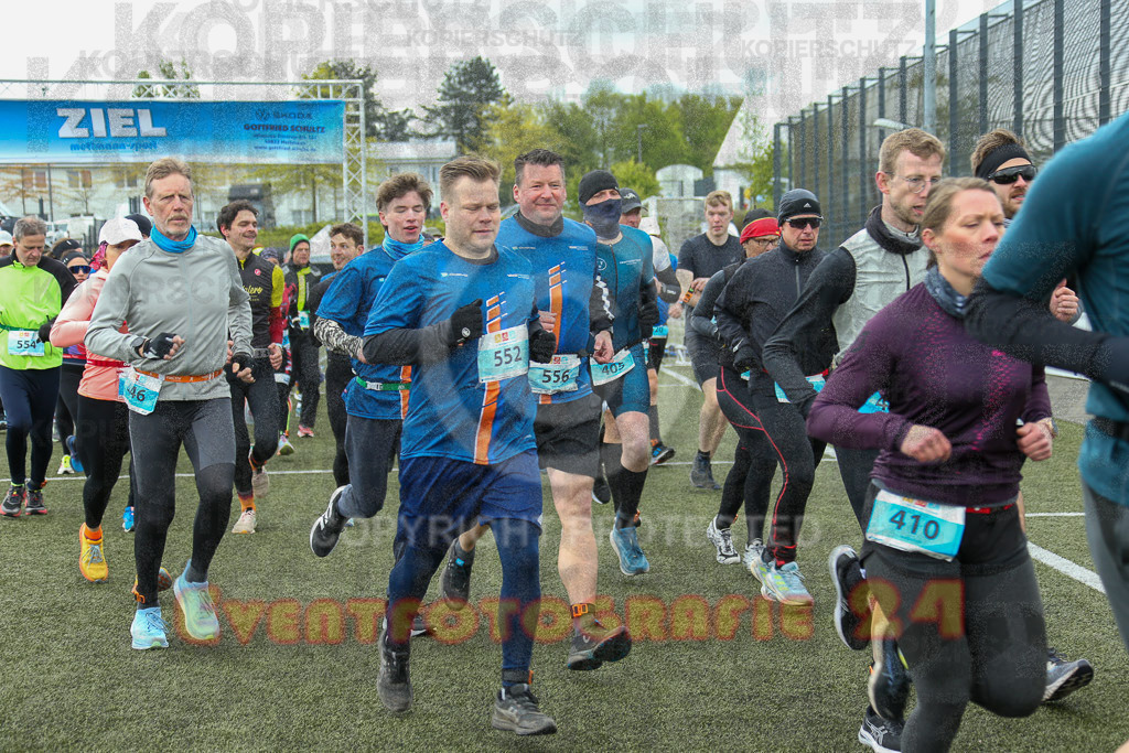 240421_1025_EX1_0650 | Sportfotografie im Rhein-Sieg Kreis, Köln, Bonn, NRW, Rheinland Pfalz, Hessen, etc. Unser Tätigkeitsfeld umfasst den Laufsport vom Volkslauf über den Marathon, Duathlon, Triathon bis zum Ultralauf wie Kölnpfad Ultra oder Schindertrail.