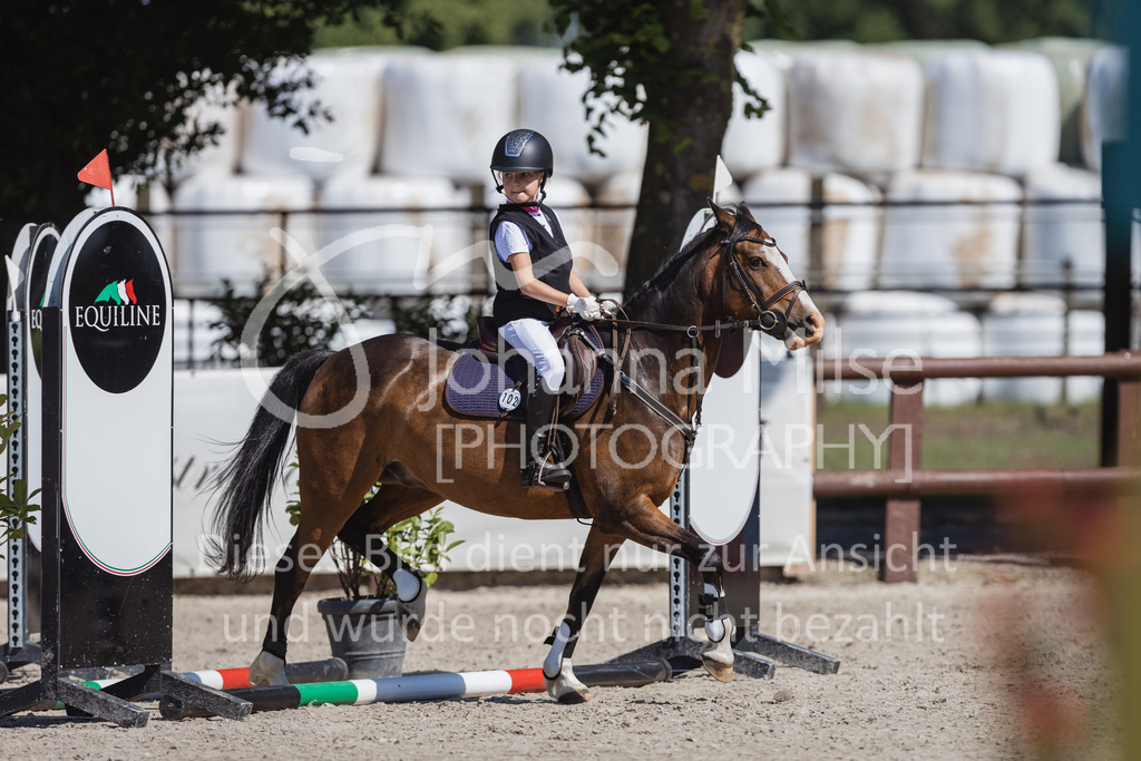 230610_Springreiter-WB-105 | Deine schönsten Turniermomente als professionelle Fotos! Entdecke hochwertige Pferdesport-Fotografie im Online-Shop. Jetzt Fotos finden & bestellen!