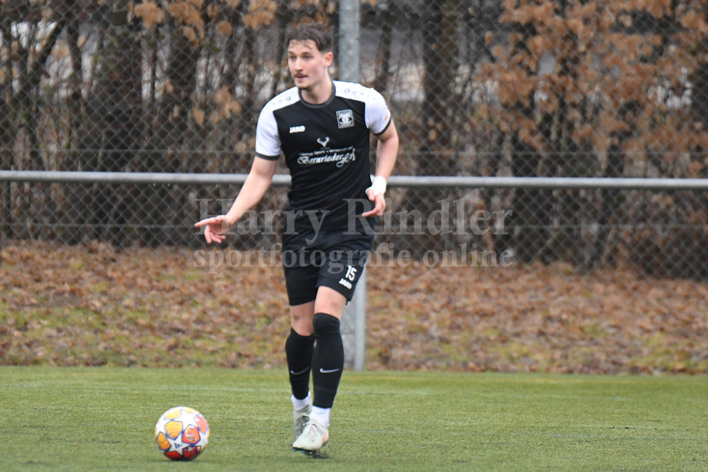 Testspiel SpVgg GW Deggendorf : TV Schierling | Julius Reiner (SpVgg GW Deggendorf #15) - Realisiert mit Pictrs.com