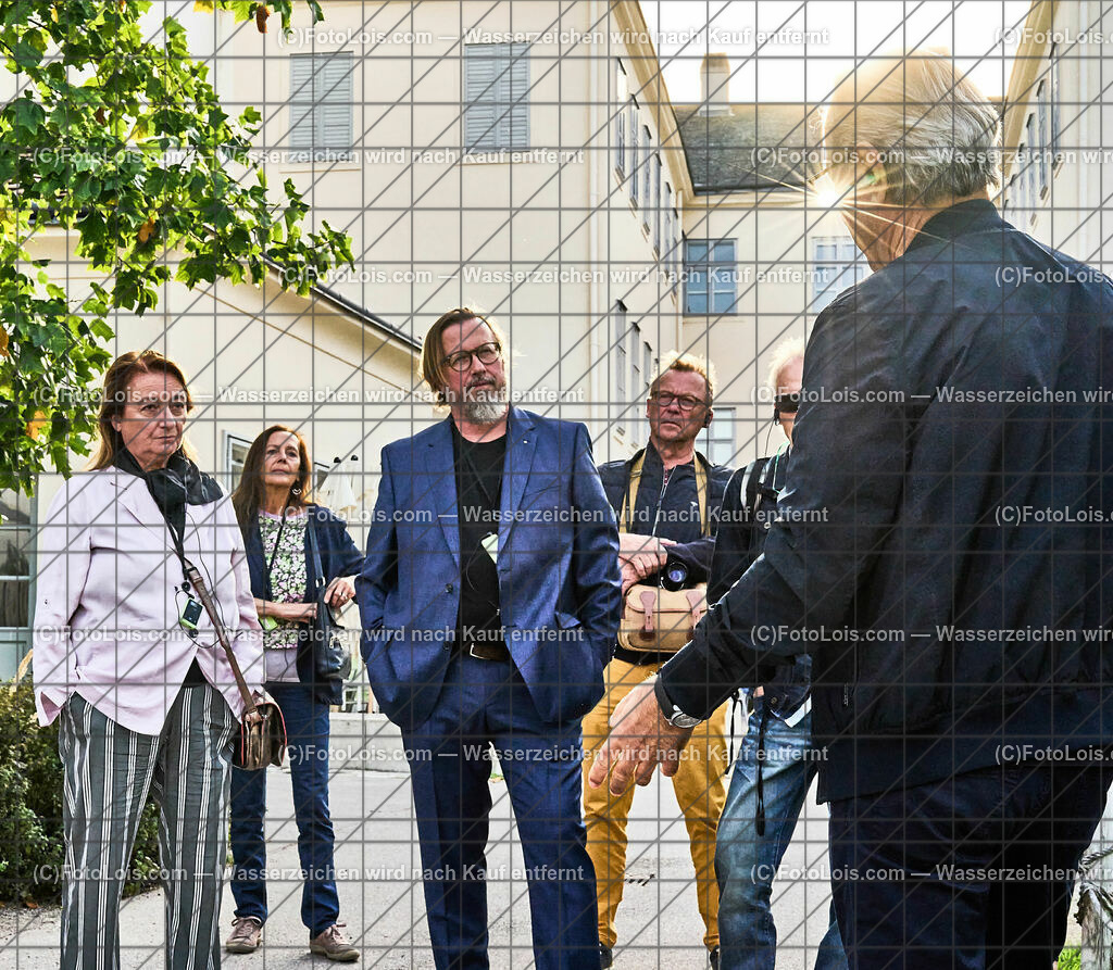 ALP6235_TdBerufsfotografie_Baden_Faber_letzter Sonnenstrahl | (C)FotoLois.com, Alois Spandl, Tage der NÖ Berufsfotografie in Baden, Rundgang durch die Ausstellung Rudolph Koppitz mit Kunsthändler und Galerist Johannes Faber, Fr 6. Oktober 2023.