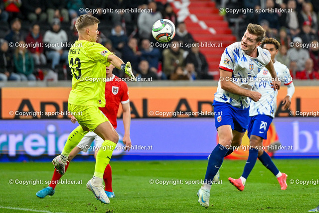 AUT, Uefa Nations League 2024/25 Group B - Oesterreich vs Norway | 13.10.2024, Oberoesterreich Arena Linz, AUT, Uefa Nations League 2024/25 Group B - Oesterreich vs Norwegen, im Bild Patrick Pentz of Austria and Alexander Soerloth of Norway// UEFA Nations League 2024/25 Group B Match between Austria and Norway in Linz, Austria on 2024/10/13