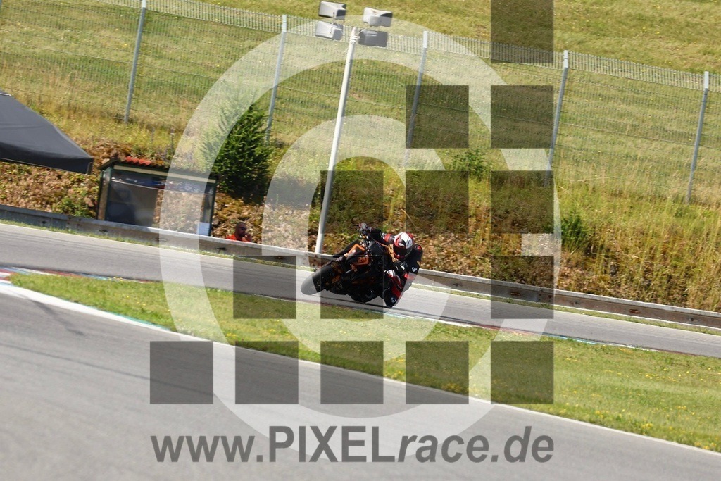 0026-20240618_12738 | Schöne Erinnerungen an spannende Momente - das festzuhalten ist unser Job. PIXELrace.de ist seit 2003 auf den Rennstrecken Europas unterwegs um die Action draußen beim Fahren und die wunderbare Stimmung imm Fahrerlager für euch einzufangen.