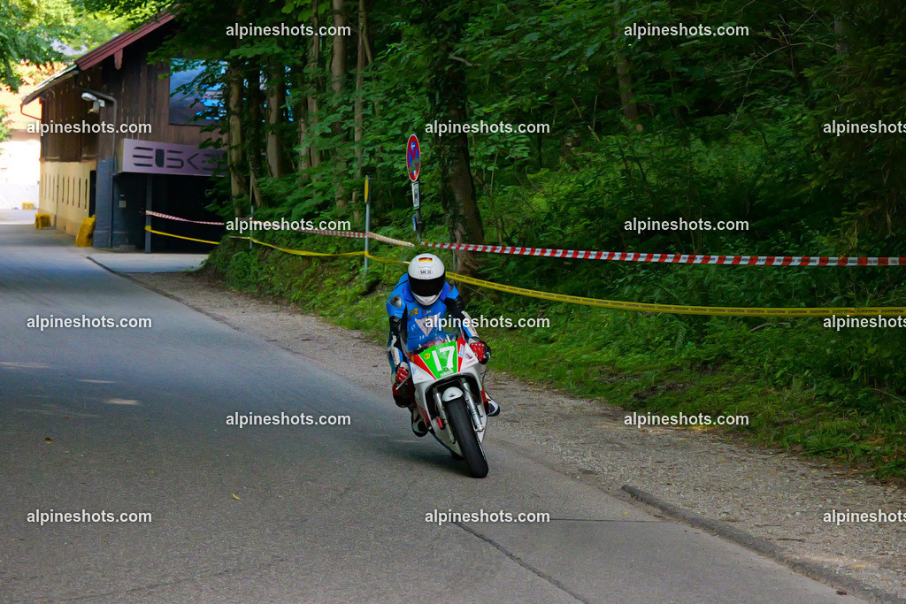 P1015491 | Erleben Sie atemberaubende, hochqualitative Fotos Ihrer Fahrt entlang der malerischen Alpenstraßen. Besuchen Sie alpineshots.com, um professionelle Aufnahmen Ihrer unvergesslichen Reise zu finden und zu kaufen - Realisiert mit Pictrs.com