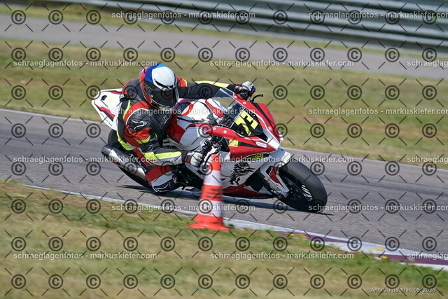 26BT02-0652 | markuskiefer.com - Realisiert mit Pictrs.com