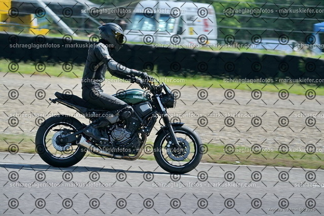 26BT02-1059 | markuskiefer.com - Realisiert mit Pictrs.com