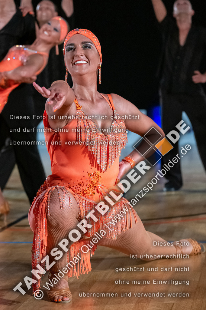 20250504-10910 | Hier finden Sie Tanz Bilder vom Latein und Standard Formationen tanzen. Sportbilder vom Tanzsport. Schöne Fotos und von Weltmeisterschaft, Europameisterschaft, Bundesliga, Regionalliga, Oberliga und Landesliga sowie von GOC Stuttgart, DanceComp, WM Bremen