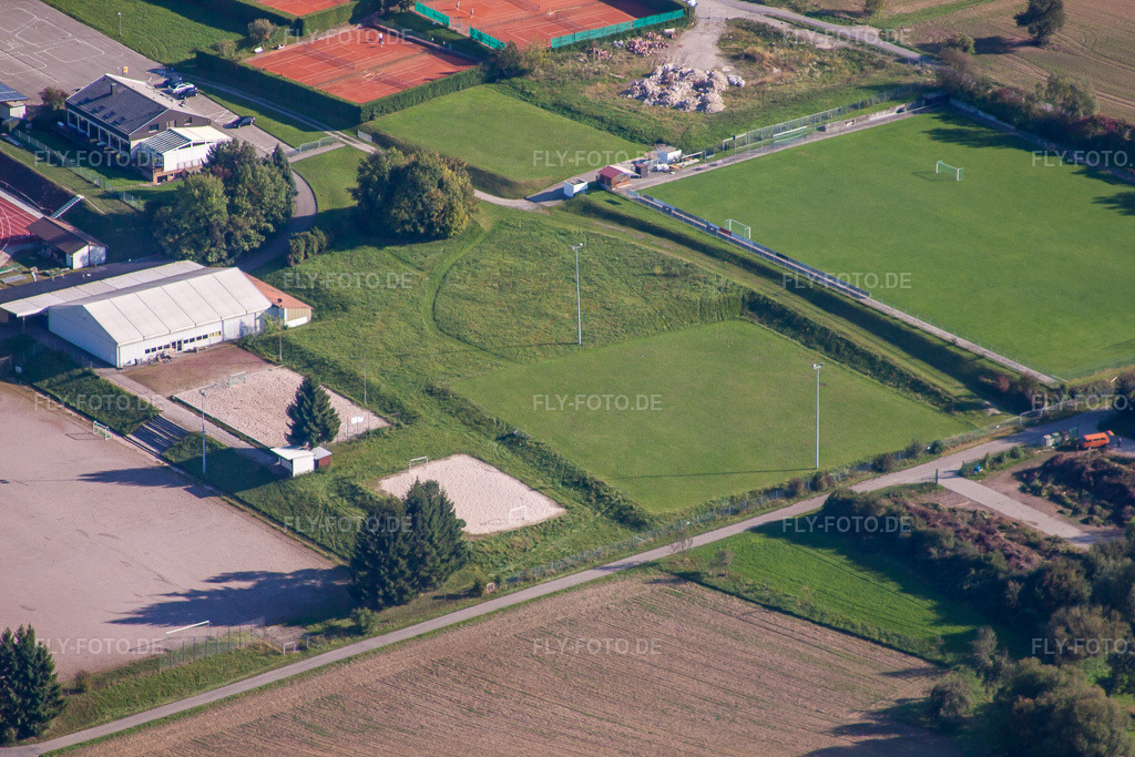 Luftbild: Sportgelände des SV-1899 eV Langensteinbach im Ortsteil Langensteinbach in Karlsbad im Bundesland Baden-Württemberg in Deutschland. Foto: IMG_45095.jpg vom 21.09.2011 durch Werner Riehm/FLY-FOTO.de